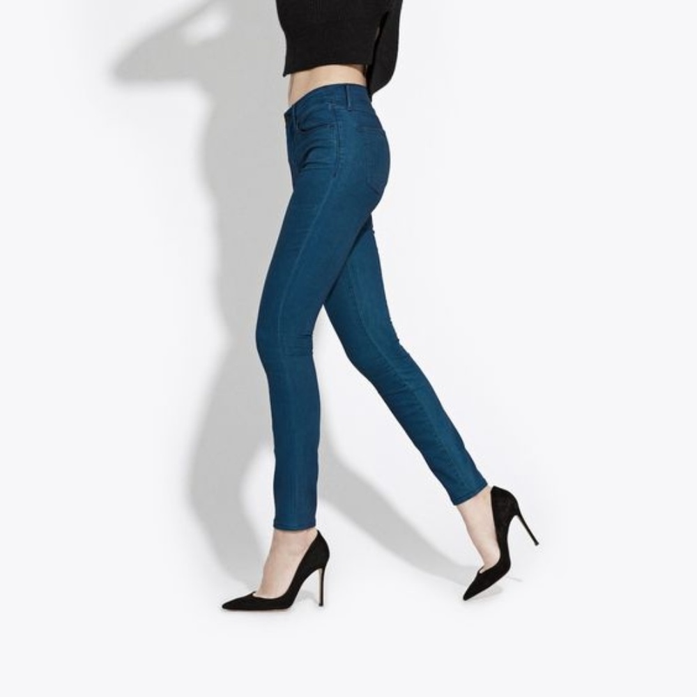 AYR Mid Rise Skinny Jeans Size 25 Dove Wings